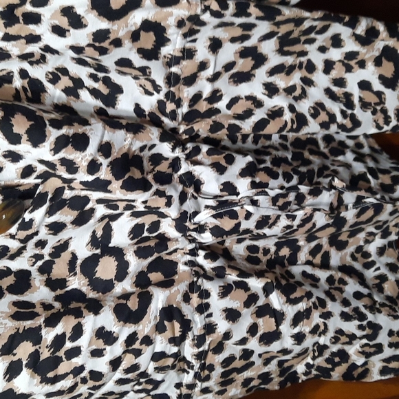 Ashley Stewart's linen blouse - Picture 10 of 13